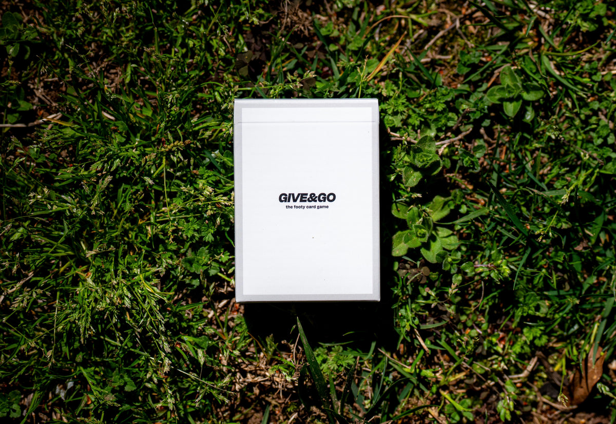 GIVE&GO - The Soccer Card Drinking Game